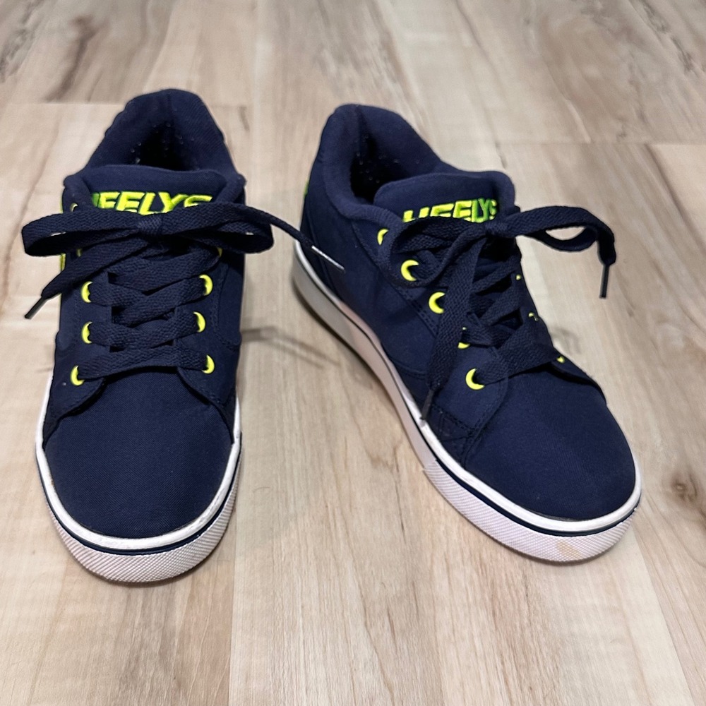 Heelys Vopel Navy Blue Yellow Wheeled Shoes Sneakers Youth Size 5